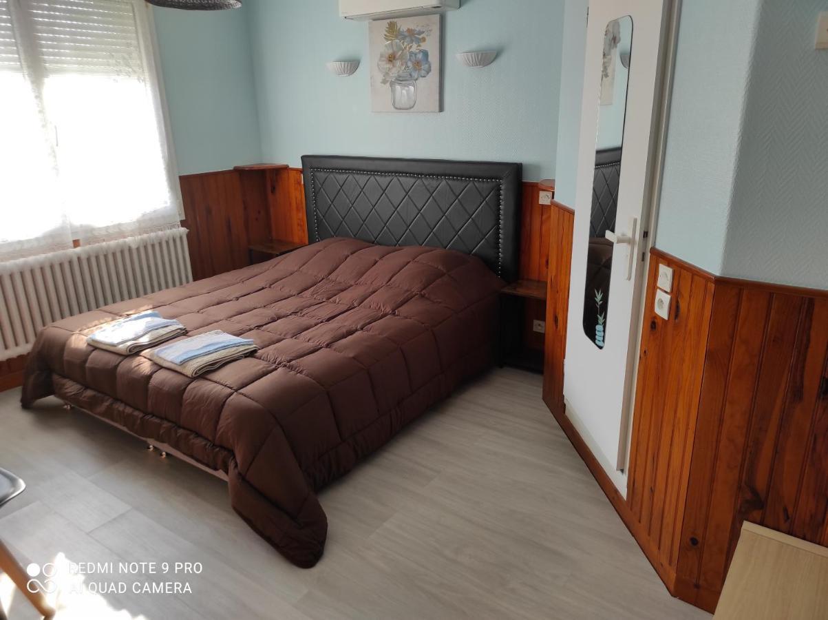 Hotel De La Place Germigny-des-Prés المظهر الخارجي الصورة